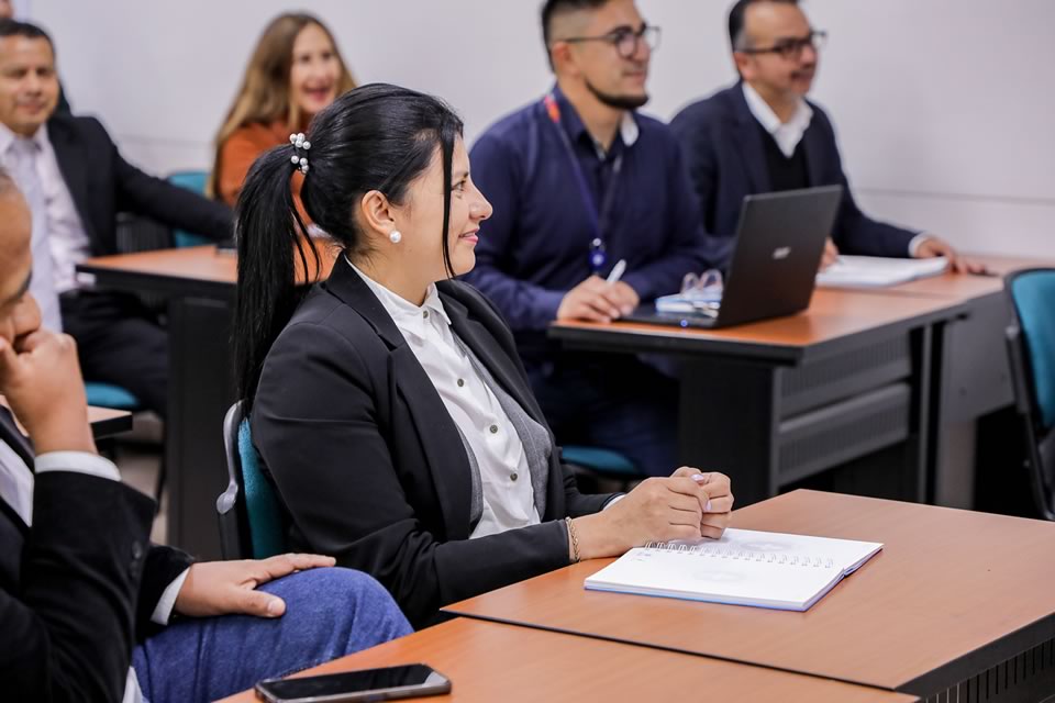 Cursos de Humanidades e Institucionales